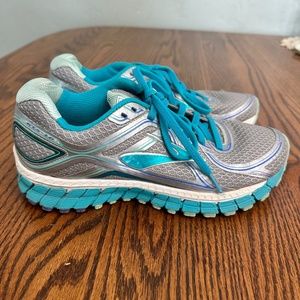 Brooks GTS 16 Edition Sneakers Size 7.5 Narrow